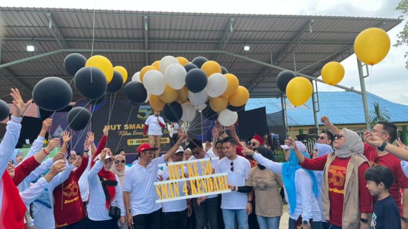 Ketum IKA SMAN 4 Kendari, Andri Permana Dalam Momentum HUT SMAN 4 Kendari ke 50. Foto : IST